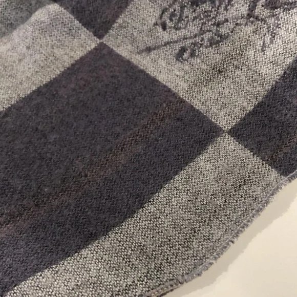 Burberry Grey Checkered Fringed Scarf - Picture 6 of 9